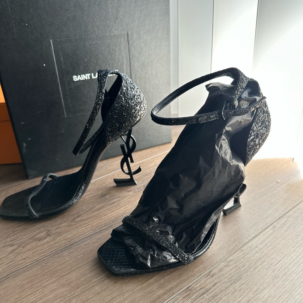 38 1/2 YSL heel. Sparkly black! Pre-owned - Picture 5 of 10